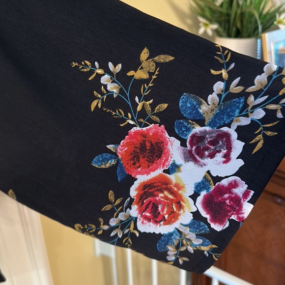 Polyester shrug size M/L NWOT - Picture 4 of 5